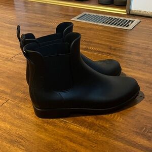 Black Chelsea Boots